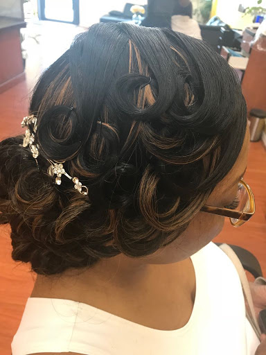 Beauty Salon «New Image Dominican Hair Salon», reviews and photos, 143 W Main St, Norristown, PA 19401, USA