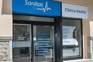 Clínica Dental Sanitas Milenium Rambla Nova image