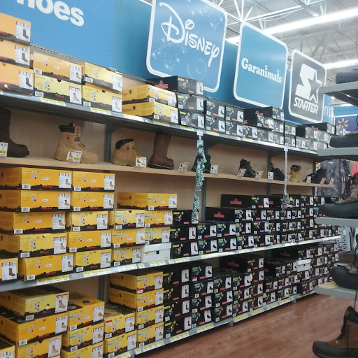 Department Store «Walmart Supercenter», reviews and photos, 4115 E Lincoln Way, Sterling, IL 61081, USA