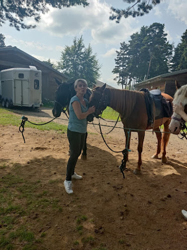 Centre équestre Pôle Equestre de Pleine Nature Neussargues en Pinatelle