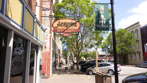 The Comfy Cow New Albany, 109 E Market St, New Albany, IN 47150, USA, 