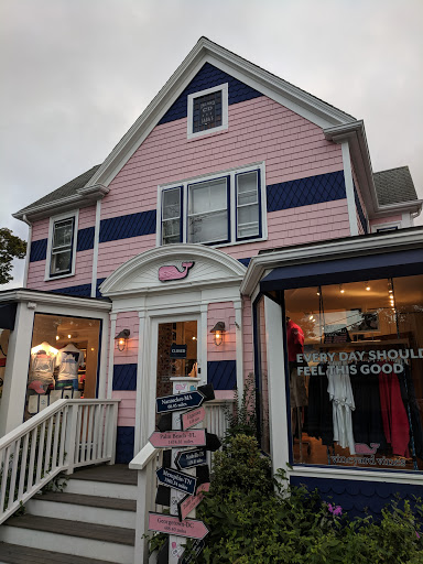 Clothing Store «Vineyard Vines», reviews and photos, 56 Narragansett Ave, Oak Bluffs, MA 02557, USA