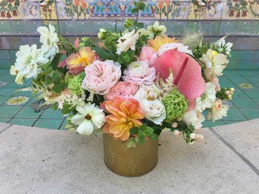 Carolas Floral Designs image