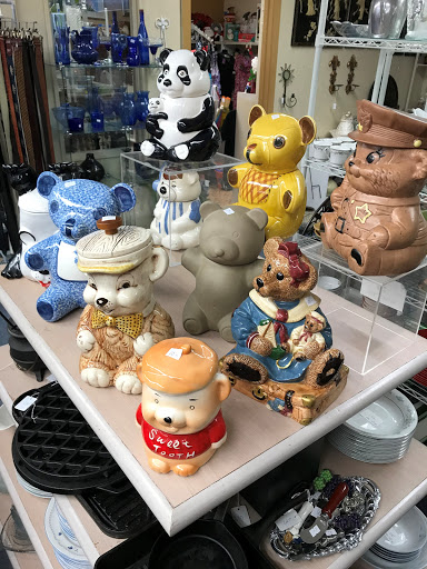 Thrift Store «Hope Chest Thrift Store», reviews and photos, 1215 8th Ave W, Bradenton, FL 34205, USA