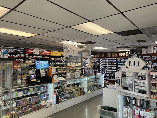 Tobacco Shop «Smoke Shop And Vape For Less», reviews and photos, 6207 Charlotte Pike, Nashville, TN 37209, USA