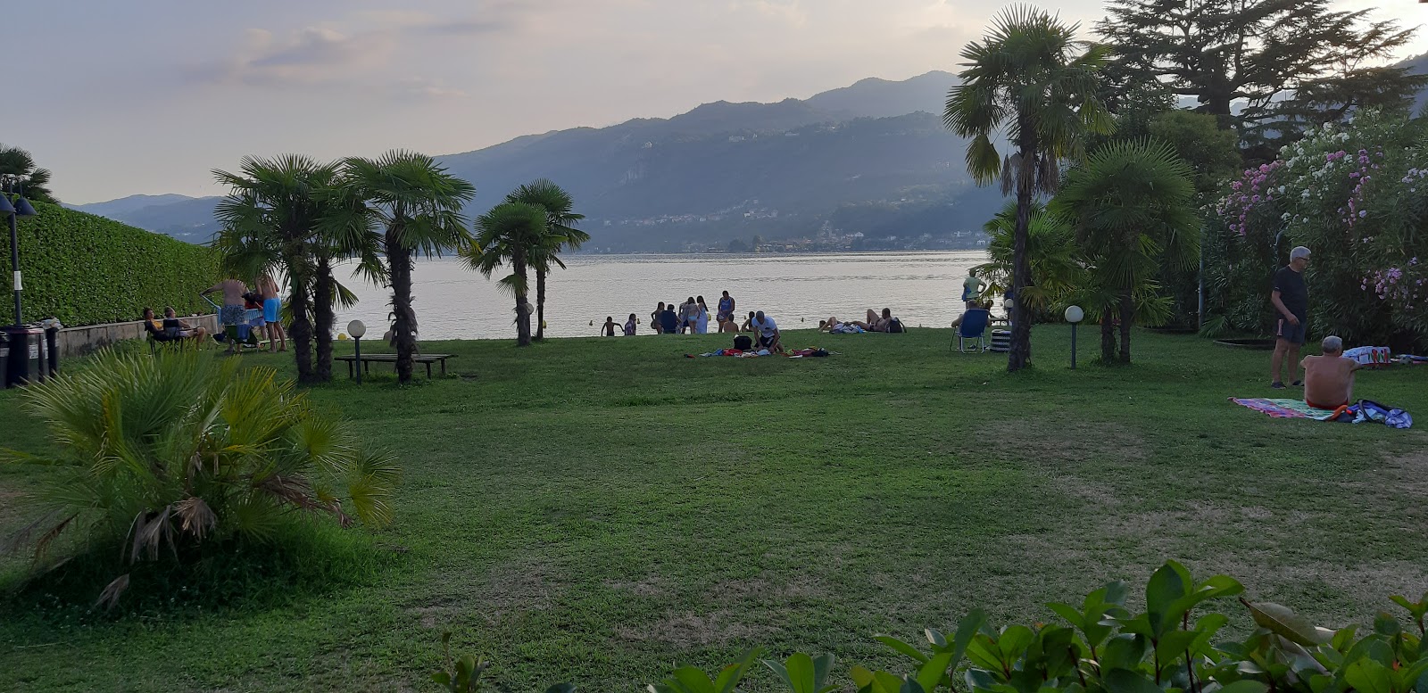 Foto van Spiaggia libera ondersteund door kliffen