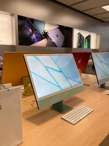 Computer Store «Apple Garden State Plaza», reviews and photos, 1 Garden State Plaza Blvd, Paramus, NJ 07652, USA