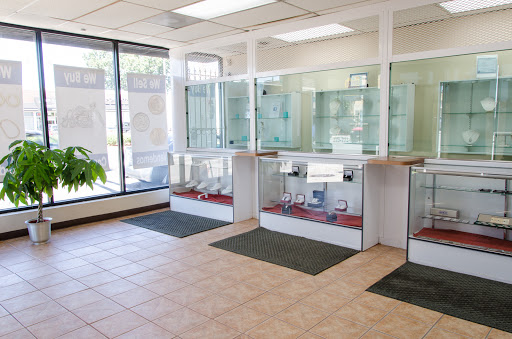 Jewelry Buyer «New Era Jewelry and Coin», reviews and photos, 4359 W Diversey Ave, Chicago, IL 60639, USA