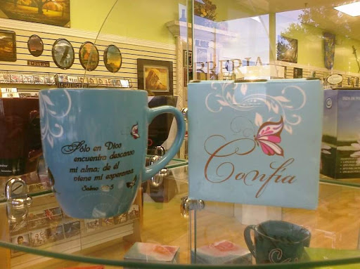 Christian Book Store «Los Cielos Abiertos Christian Bookstore (Libreria Cristiana)», reviews and photos, 6610 Stirling Rd, Hollywood, FL 33024, USA