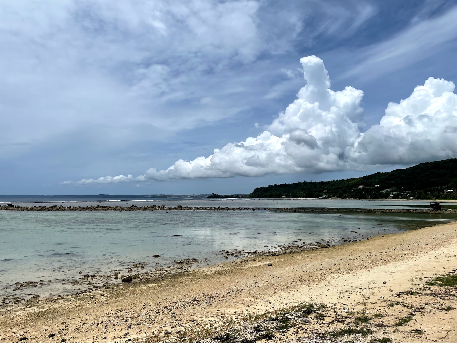 Foto di Nat Park Asan Beach con una costa spaziosa