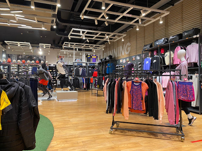 Opiniones de Menpi Sports ( Shopping Las Piedras ) en Canelones - Tienda de ropa