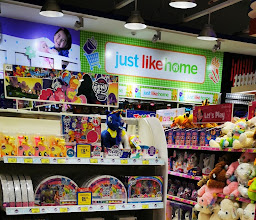Toys“R”Us - Zpell Future park Rangsit photo
