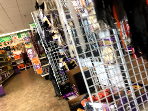 Shopping Mall «Pines Shopping Center», reviews and photos, 650 Elden St, Herndon, VA 20170, USA