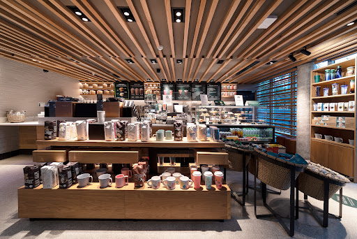 Starbucks, 4525 Collins Ave, Miami Beach, FL 33140, USA, 