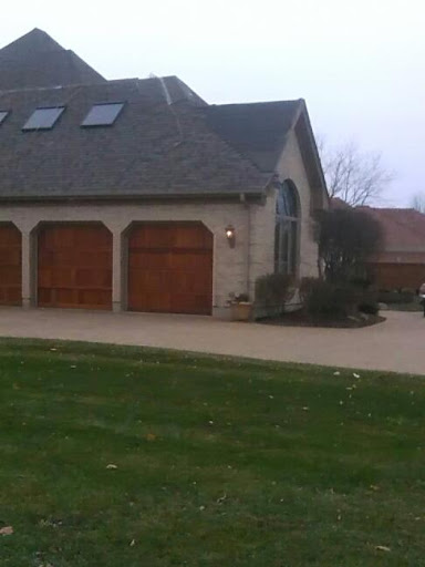 Roofing Contractor «Lindholm Roofing», reviews and photos, 3588 N Milwaukee Ave, Chicago, IL 60641, USA