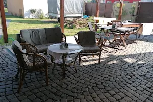 Kavárna a pražírna Flek image