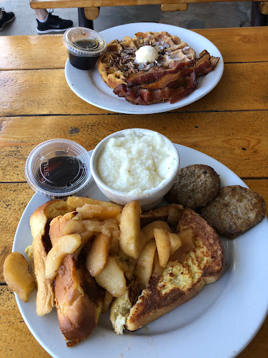 Hamburger Restaurant «Mountain Fresh Grocery Inc», reviews and photos, 521 Main St, Highlands, NC 28741, USA