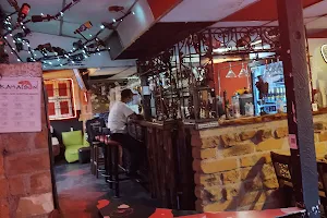 Kamaleon café bar image