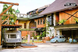 Dream Factory Hotel image