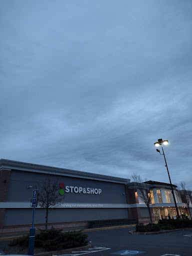 Grocery Store «Super Stop & Shop», reviews and photos, 597 Farmington Ave, Bristol, CT 06010, USA