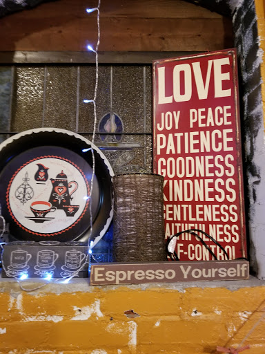 Coffee Shop «The Creme Coffee House», reviews and photos, 109 E 2nd St, Owensboro, KY 42303, USA