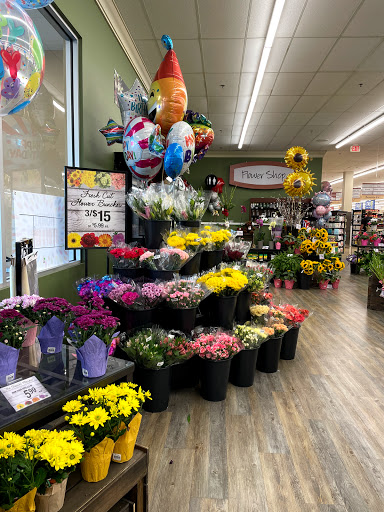 Grocery Store «Star Market», reviews and photos, 1070 Lexington St, Waltham, MA 02452, USA