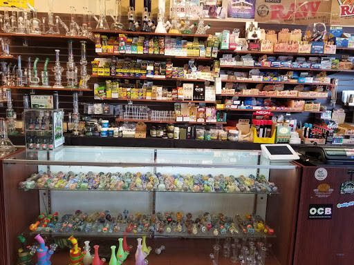 Tobacco Shop «Pipes R Us smoke shop», reviews and photos, 1707 James L Redman Pkwy c, Plant City, FL 33563, USA