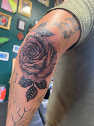 Explore hawaiian tattoo ideas for men, creative tattoo ideas in Saint Petersburg, available at Buku Tattoo Studio