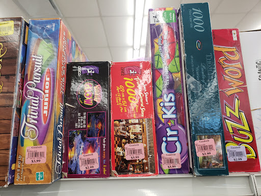 Thrift Store «Lake Hallie Goodwill Retail Store & Training Center», reviews and photos, 2759 S Prairie View Rd, Chippewa Falls, WI 54729, USA