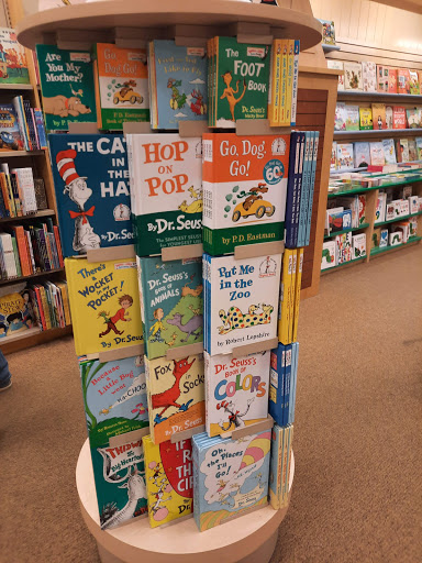 Book Store «Barnes & Noble», reviews and photos, 800 Settlers Ridge Center Dr, Pittsburgh, PA 15205, USA