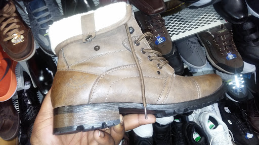 Shoe Store «Reyers Shoe Store», reviews and photos, 40 S Water Ave, Sharon, PA 16146, USA