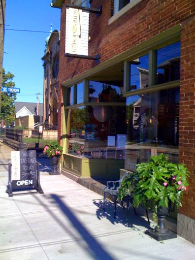 Interior Designer «Wine & Design», reviews and photos, 751 Starkweather Ave, Cleveland, OH 44113, USA