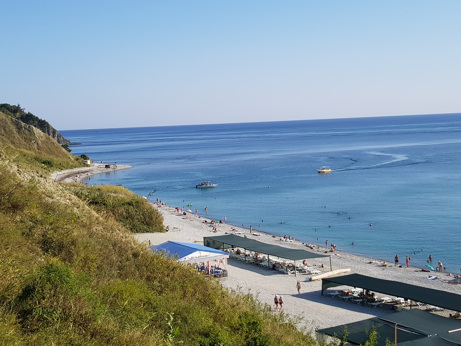 Fotografija Inal Bay beach z sivi kamenček površino