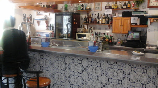 Fibbers Irish Bar - P.º Marítimo Rey de España, 29640 Fuengirola, Málaga
