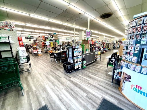 Pet Supply Store «Pet Supplies Plus», reviews and photos, 2480 Albany Ave, West Hartford, CT 06117, USA