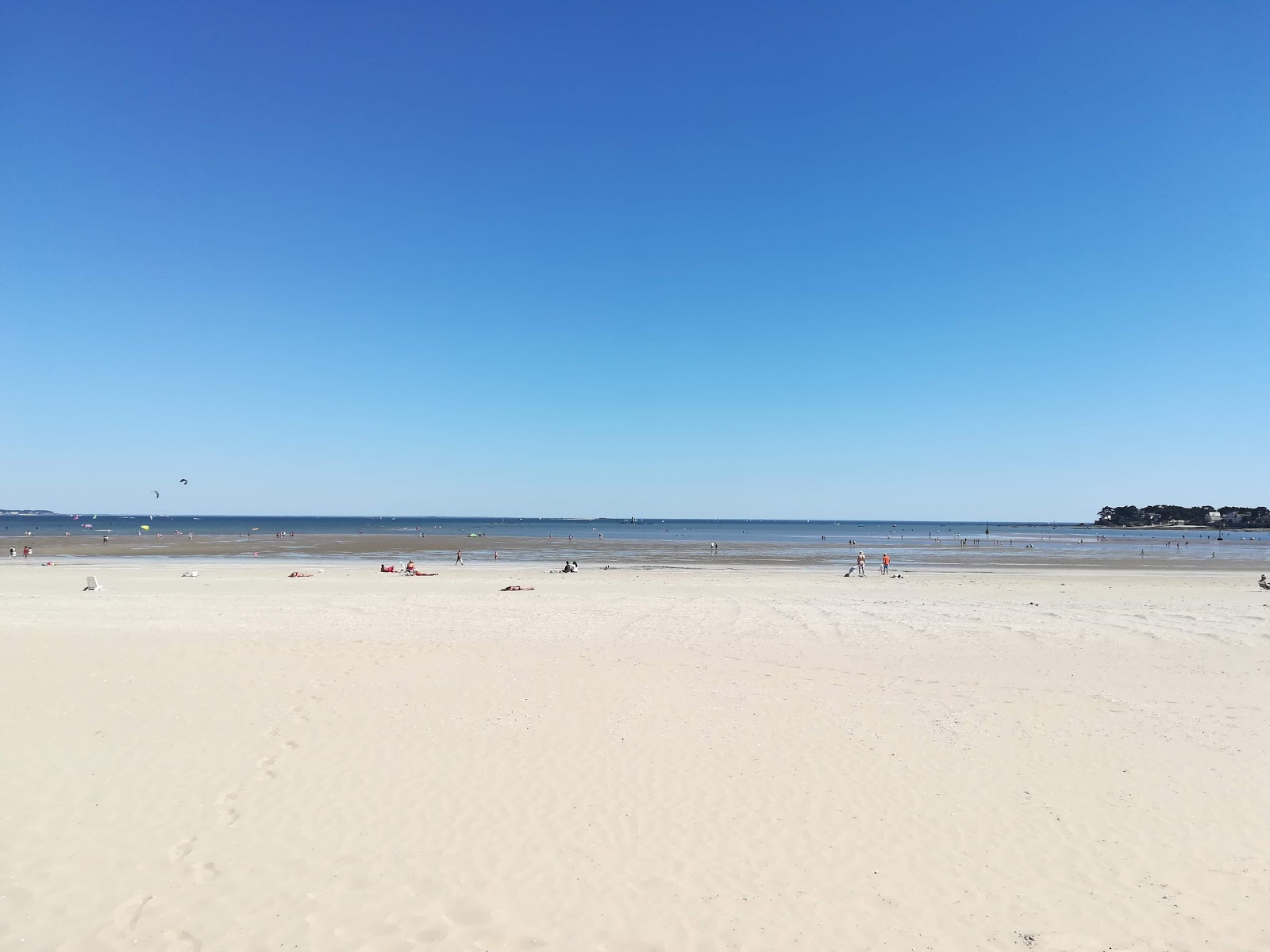 Foto von Benoit beach mit sehr sauber Sauberkeitsgrad