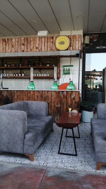 İronic Lounge Bar