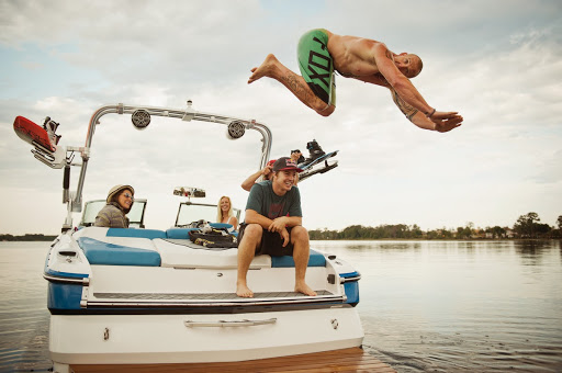 Boat Dealer «Norcal MasterCraft Discovery Bay Mall - Showroom / ProShop», reviews and photos, 1520 Discovery Bay Blvd #200, Discovery Bay, CA 94505, USA