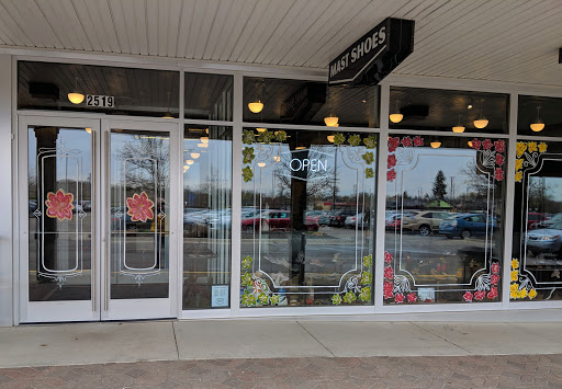 Shoe Store «Mast Shoes Ann Arbor», reviews and photos, 2517 Jackson Ave, Ann Arbor, MI 48103, USA