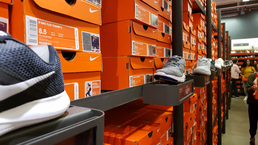 Sporting Goods Store «Nike Factory Store», reviews and photos, 2200 Petaluma Blvd N #100, Petaluma, CA 94952, USA