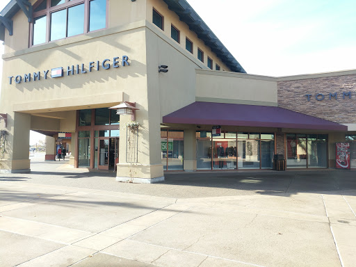 Clothing Store «Tommy Hilfiger», reviews and photos, 1001 N Arney Rd, Woodburn, OR 97071, USA