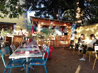 Atmosphère du Restaurant français Bistrot Cayou à Vallon-Pont-d'Arc - n°12