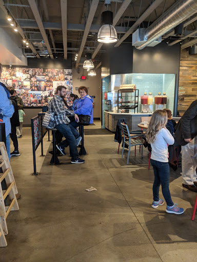 Shopping Mall «Harbour Pointe Shopping Center», reviews and photos, 11706 Mukilteo Speedway, Mukilteo, WA 98275, USA