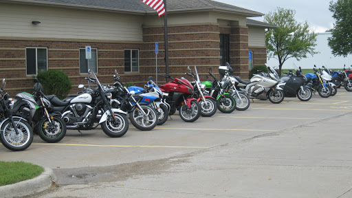BMW Motorcycle Dealer «BMW Motorcycles of Iowa City», reviews and photos, 3 Escort Ln SW, Iowa City, IA 52240, USA