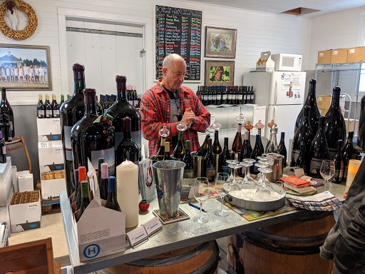 Restaurant «Oswego Hills Vineyard», reviews and photos, 450 Rosemont Rd, West Linn, OR 97068, USA