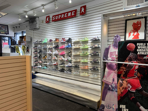 Pawn Shop «Uptown Pawn», reviews and photos, 301 W Lake St, Minneapolis, MN 55408, USA