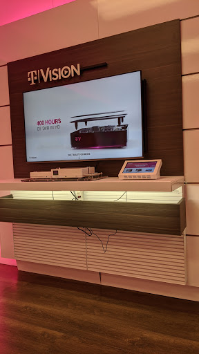 Cell Phone Store «T-Mobile», reviews and photos, 2431 US-1, North Brunswick Township, NJ 08902, USA