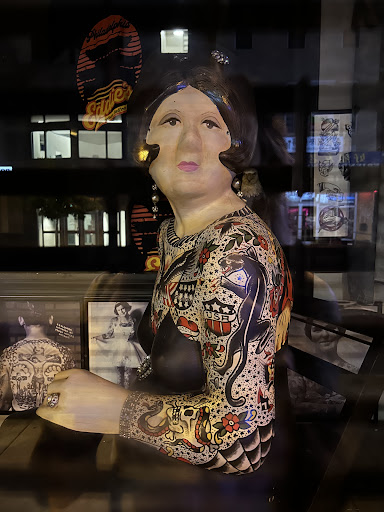 Explore gold tattoo ideas, creative tattoo ideas in Philadelphia, available at Philadelphia Eddies Chinatown Tattoo