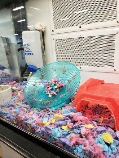 Pet Supply Store «Petco Animal Supplies», reviews and photos, 1885 S Randall Rd, Geneva, IL 60134, USA