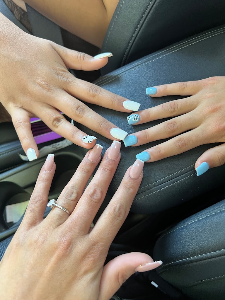 Nails & Spa 87532